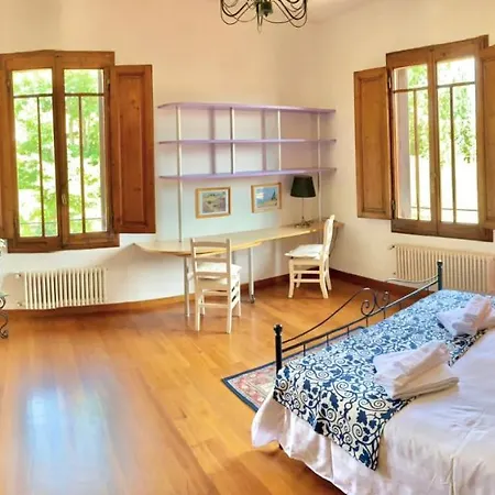 Florentia Home Bed & Breakfast